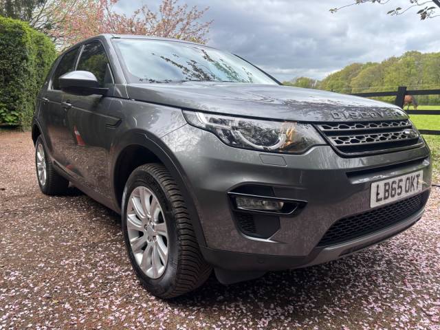 Land Rover Discovery Sport 2.0 TD4 SE Tech Auto 4WD Euro 6 (s/s) 5dr SUV Diesel Grey
