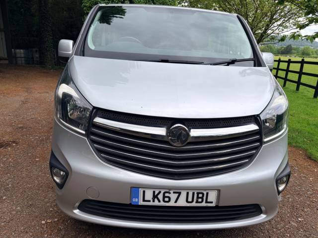 2017 Vauxhall Vivaro 1.6 CDTi 2900 BiTurbo ecoTEC Sportive Crew Van L1 H1 Euro 6 (s/s) 5dr (6 Seat)
