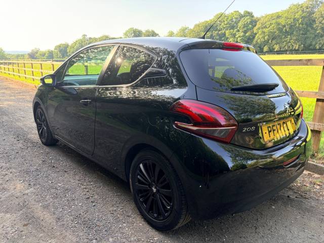 2017 Peugeot 208 1.2 PureTech Black Edition Euro 6 3dr
